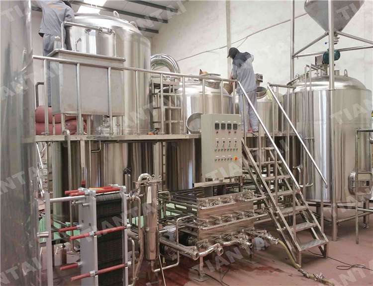 Four vessel brew house system